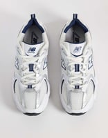 New Balance – 530 – Sneaker in Weiß und Grau