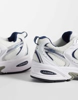 New Balance – 530 – Sneaker in Weiß und Grau