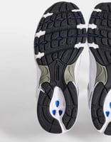 New Balance – 530 – Sneaker in Weiß und Grau