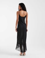 ASOS DESIGN – Gepunktetes Maxikleid mit Schwalbenschwanz
