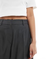 Monki, Elegante Hose in Dunkelgrau meliert mit weitem Schnitt und hohem Bund, image 1 of 4