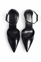 Spitze Pumps