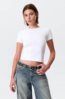 Schmal geschnittenes T-Shirt