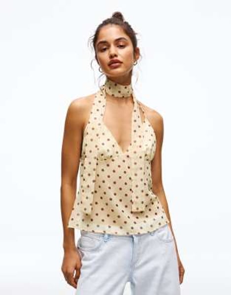 Bershka – Oberteil in Gelb mit Polka Dots und Trägern mit Schaldesign