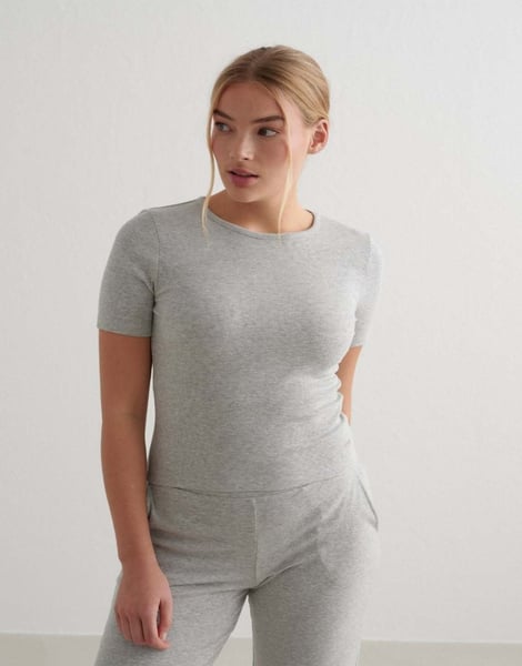 Aim'n – Ease – Geripptes T-Shirt in meliertem Grau