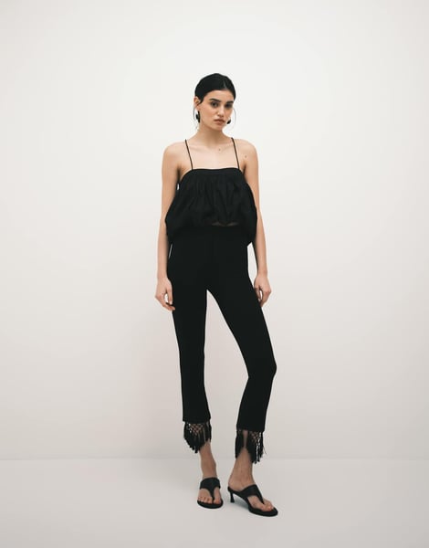 ASOS DESIGN – Caprihose aus Ponté-Stoff in Schwarz mit Fransensaum