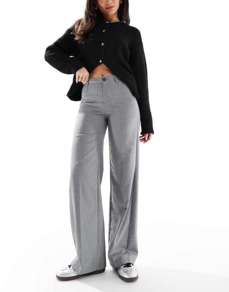 Bershka – Elegante Hose mit weitem Bein in Grau
