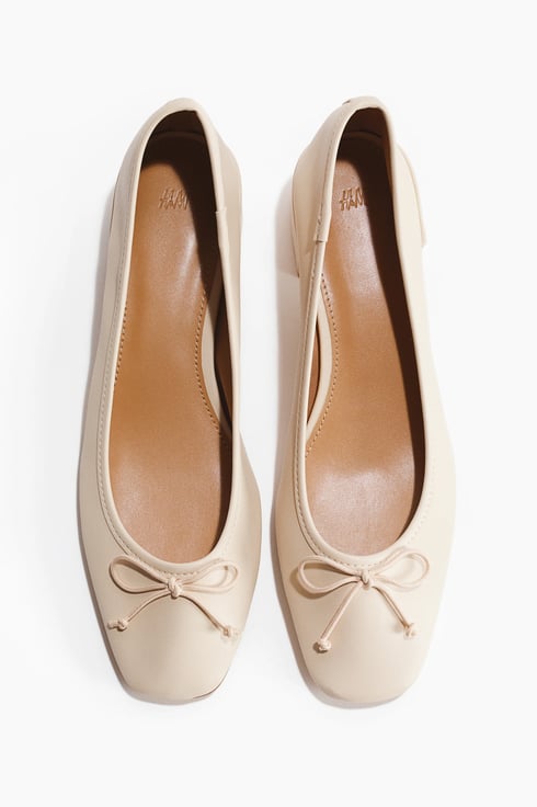H&M Pumps mit Blockabsatz - Hellbeige