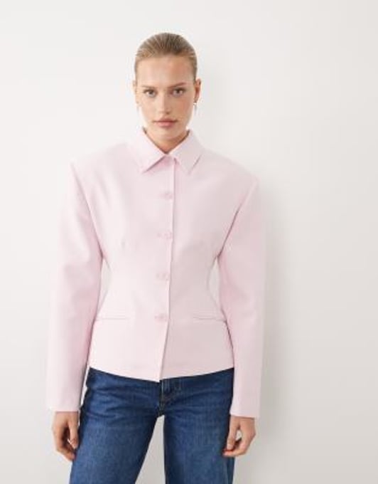 ASOS DESIGN – Taillierter Blazer in Rosa mit Knopfleiste