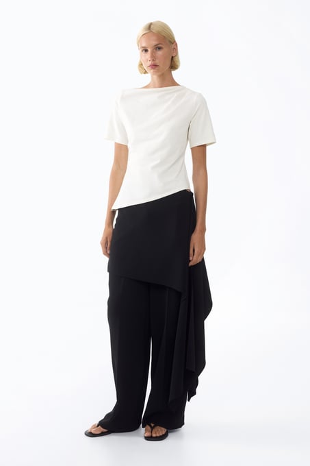 Asymmetrisches Shirt mit Drapierung