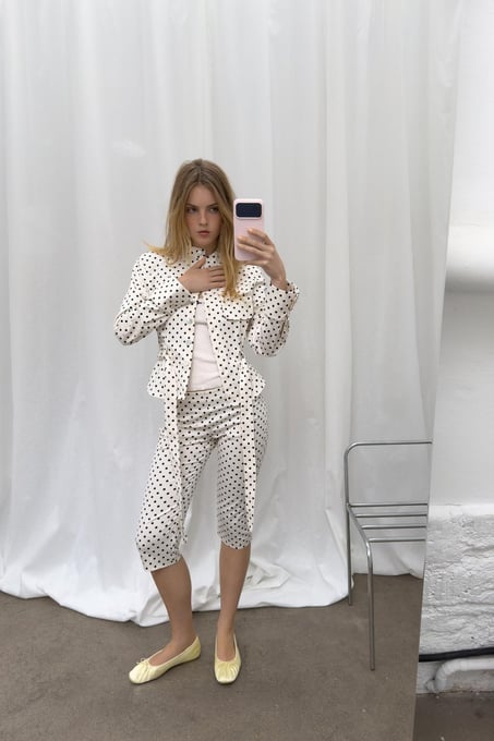 Zara Caprihose mir Punkten 