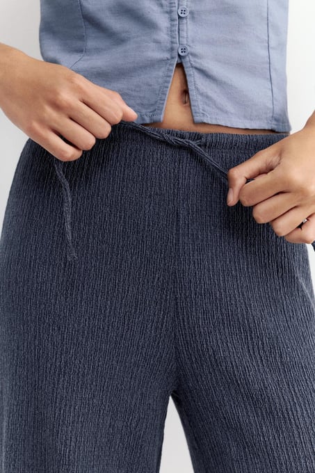 Hose mit Weitem Bein aus Bambula