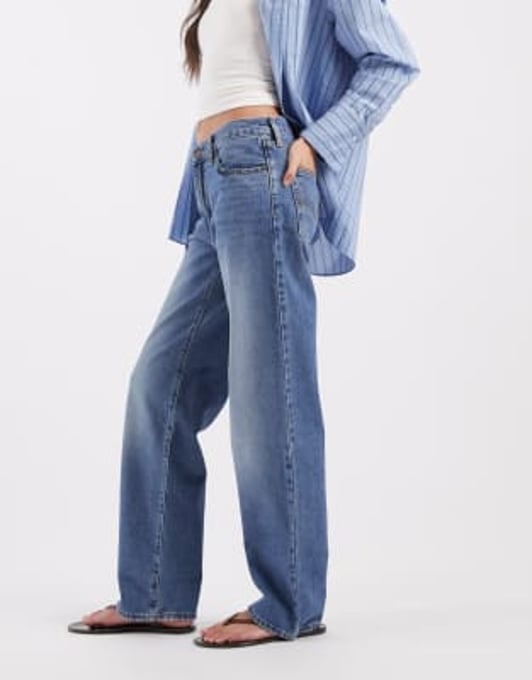 Levi’s – ’94 – Weit geschnittene Jeans in Mittelblau