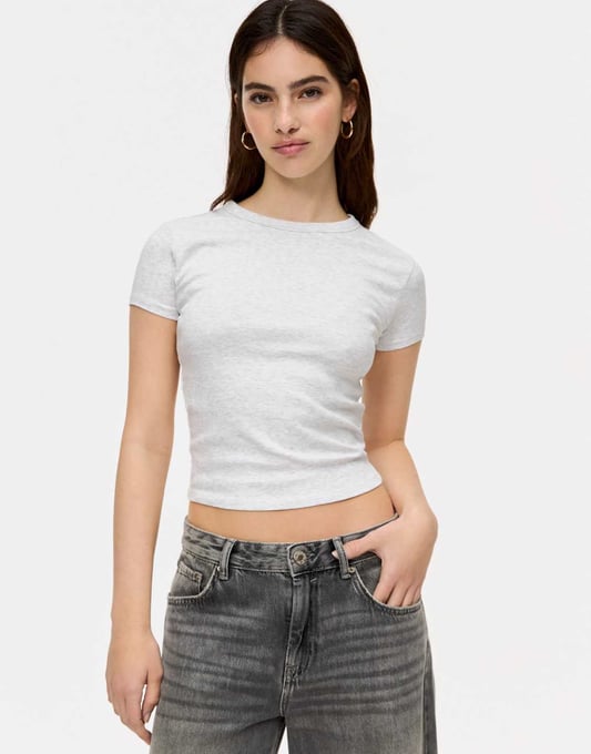 Pull&Bear – Figurbetontes T-Shirt in meliertem Grau