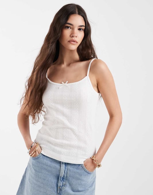 Pieces – Camisole-Oberteil aus Pointelle in Weiß mit Spitzenborte