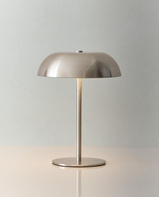 Zara Home - einfarbige kabellose Tischlampe 