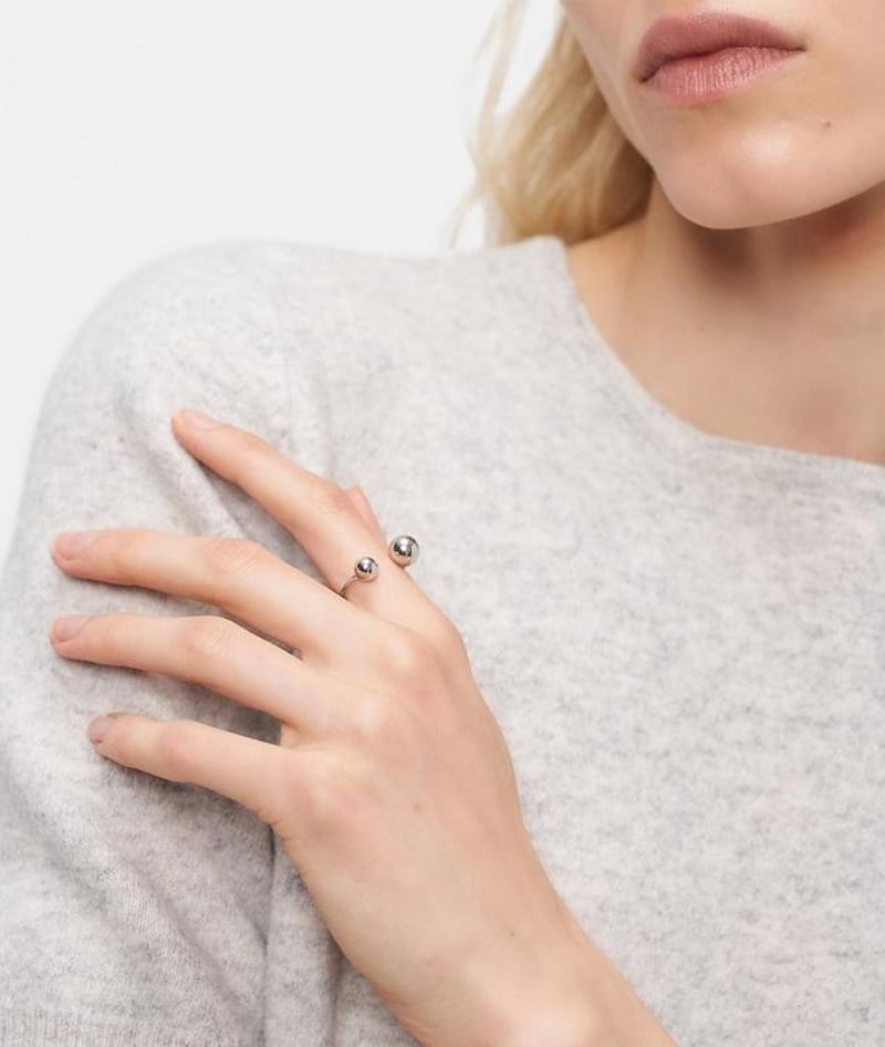 Liebeskind Ring mit Kugel-Details