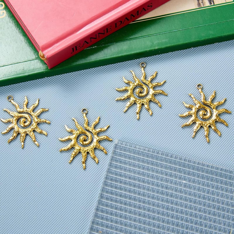 LEGENTLISUR 5 x Sun Charms for Jewellery Making | Gold vintage stainless steel pendant charms, for bracelets, necklaces, earrings, DIY accessories