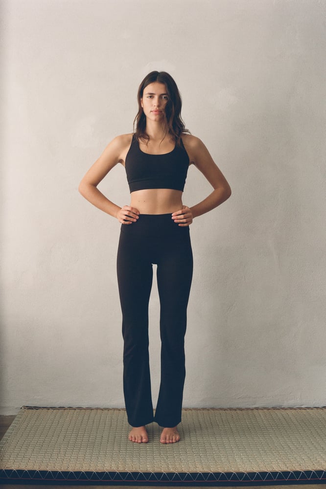 Ausgestellte Yogaleggings mit SoftMove