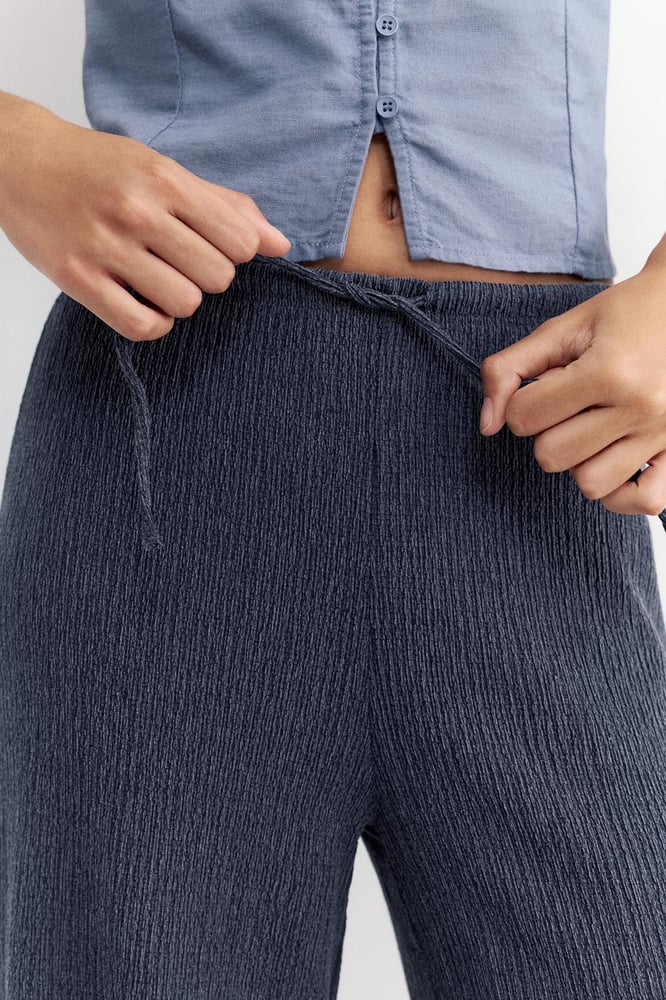 Hose mit Weitem Bein aus Bambula