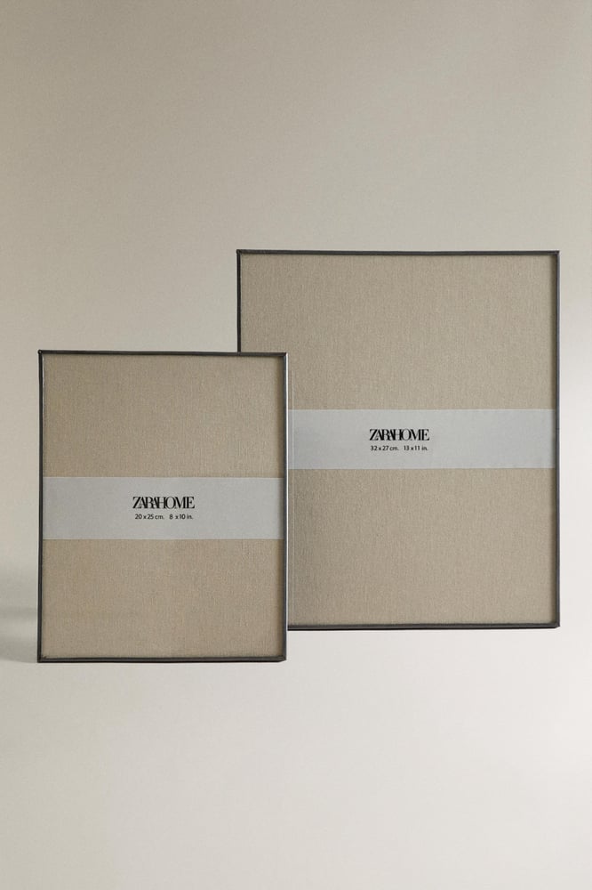BLACK METAL PHOTO FRAME
