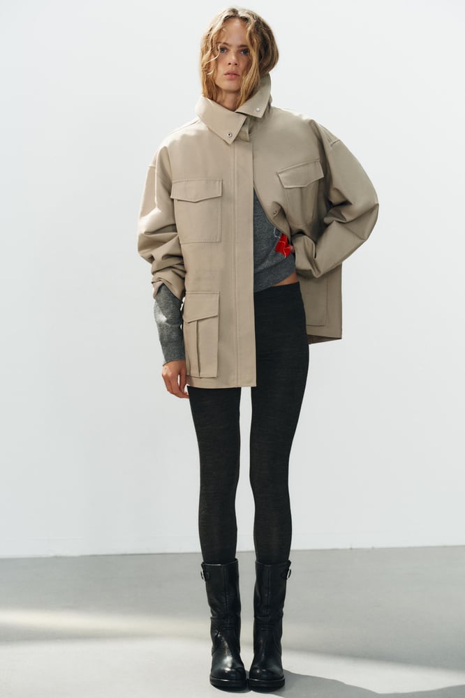 ZARA JACKE MIT STEHKRAGEN UND TASCHEN