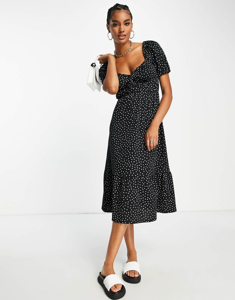 ASOS DESIGN – Strukturiertes Midikleid in Schwarz-weiß gepunktet