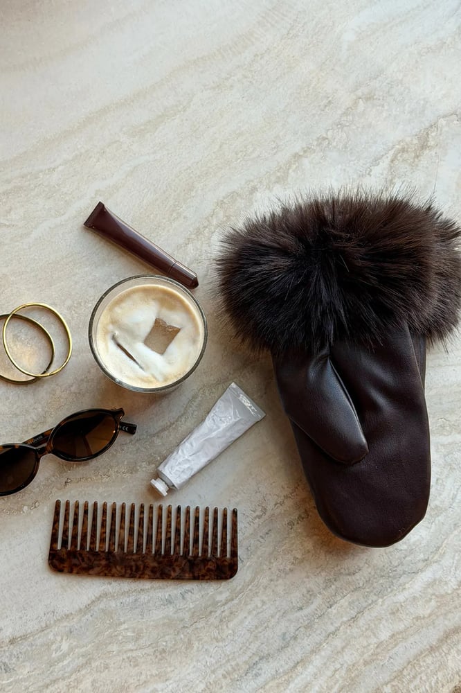 Gina Tricot Fur trim pu mittens
