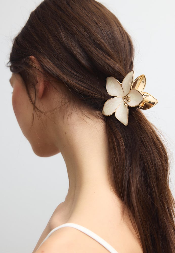 Stradivarius 3er-Set Haarklammern mit Blumen