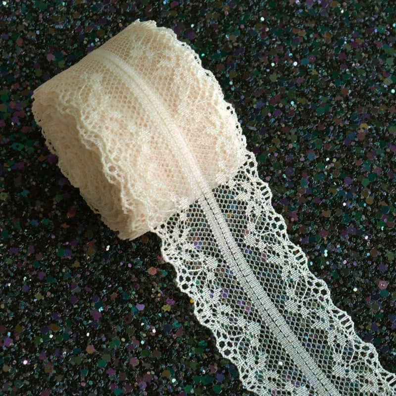 Duories Colourful Lace Ribbon Lace Border, 4 cm x 10 m Vintage Lace Ribbon Gift Ribbon Decorative Ribbon Lace Trim Ribbon for Wedding, Sewing, Flowers, Parties, Decorations, Gift Wrapping, Beige