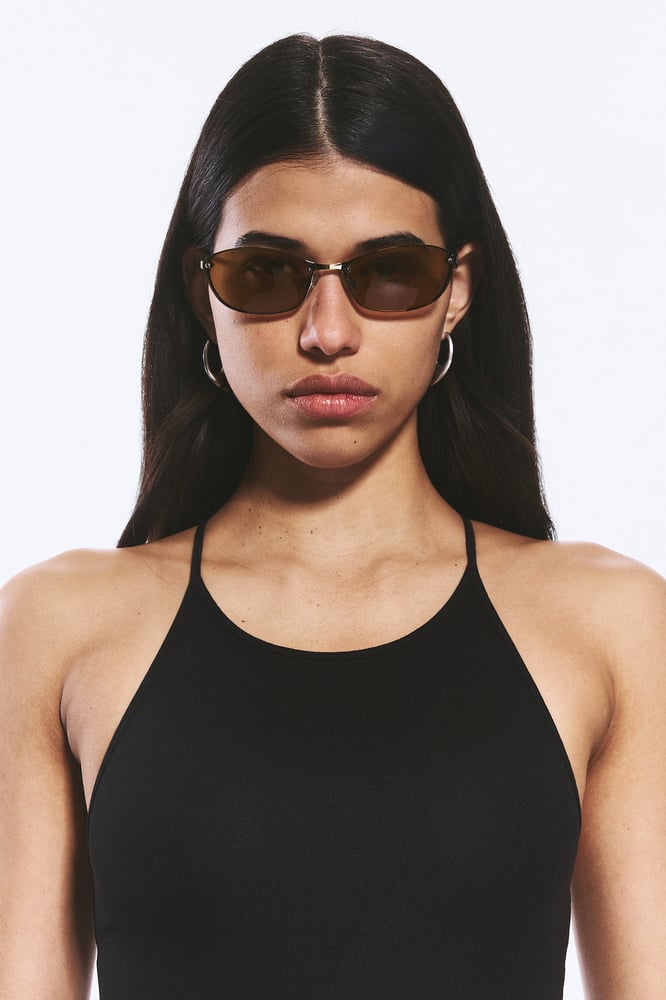 WEEKDAY UNISEX-SONNENBRILLE MIT OVALEM METALLRAHMEN