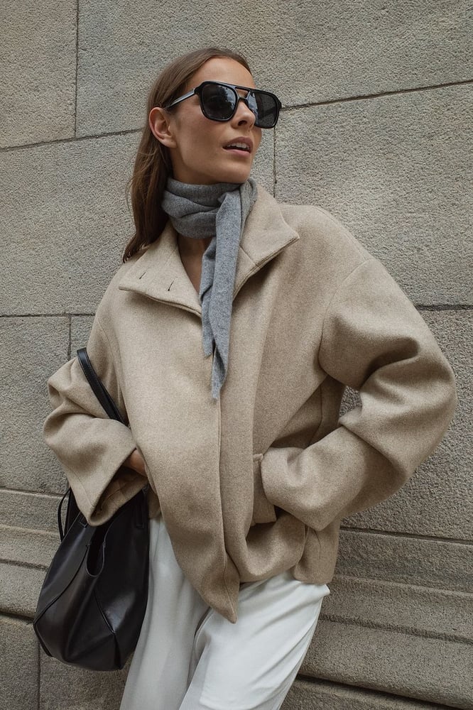NA-KD kurzer Mantel mit hohem Kragen Beige